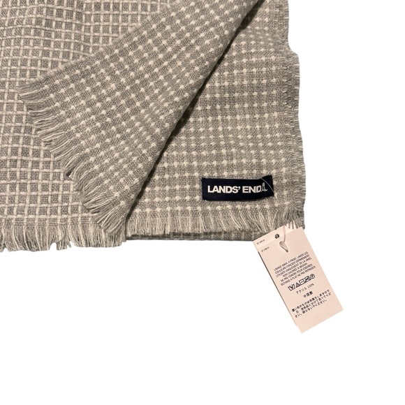 New Lands’ End grey long scarf with small fringe - Picture 2 of 8